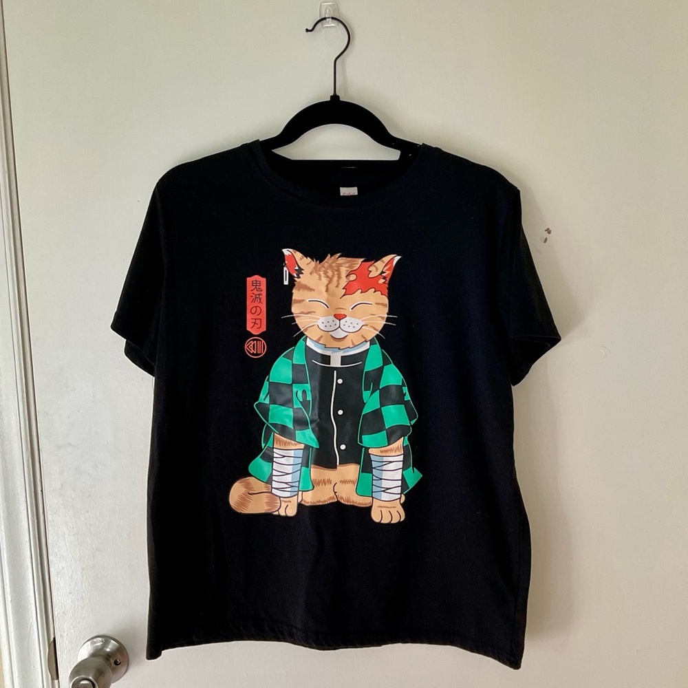 Romwe Demon Slayer Tanjiro Cat t-shirt (M)